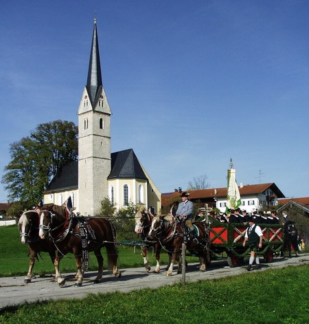 Leonhardifahrt in Reichersdorf